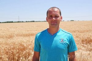  Мирослав Жуков, агрономом із захисту рослин та насінництва Каховського відділку компанії «Таврійська Перспектива»